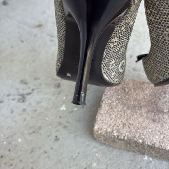 St. John leather n Suede heels - Picture 7 of 10